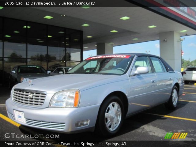 2005 Cadillac DeVille Sedan in Blue Ice