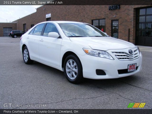 2011 Toyota Camry LE in Super White