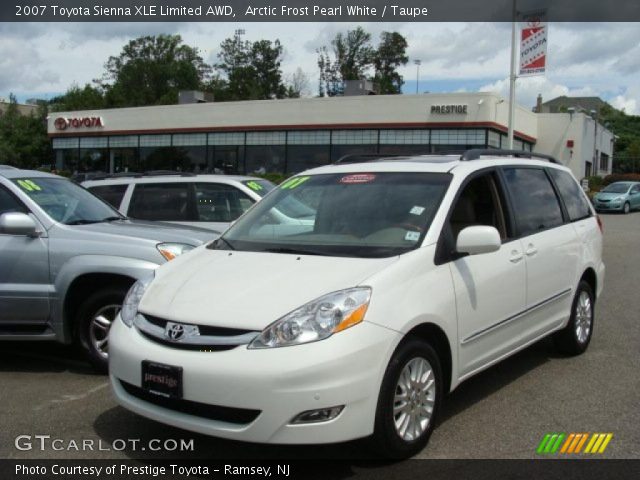 2007 Toyota Sienna XLE Limited AWD in Arctic Frost Pearl White