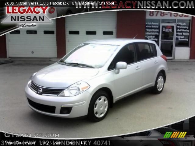 2009 Nissan Versa 1.8 S Hatchback in Brillant Silver