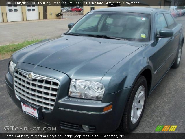 2005 Chrysler 300 Touring in Magnesium Pearl