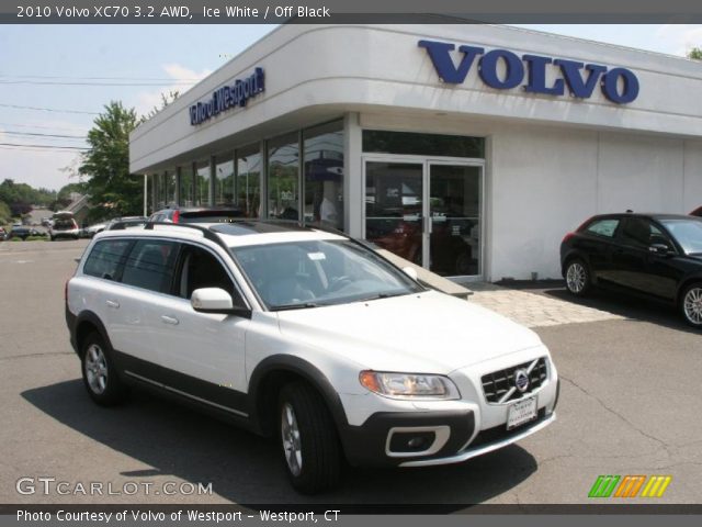 2010 Volvo XC70 3.2 AWD in Ice White