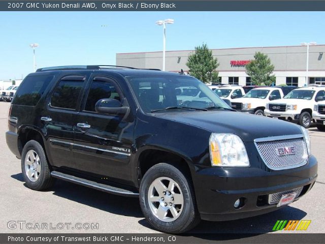 2007 GMC Yukon Denali AWD in Onyx Black