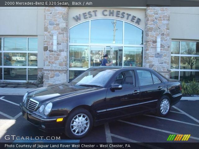 2000 Mercedes-Benz E 320 Sedan in Black