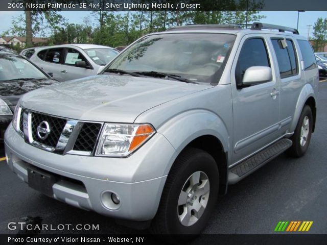 2005 Nissan Pathfinder SE 4x4 in Silver Lightning Metallic