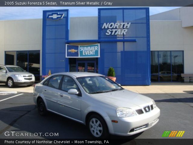 2005 Suzuki Forenza S Sedan in Titanium Silver Metallic