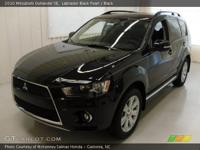 2010 Mitsubishi Outlander SE in Labrador Black Pearl