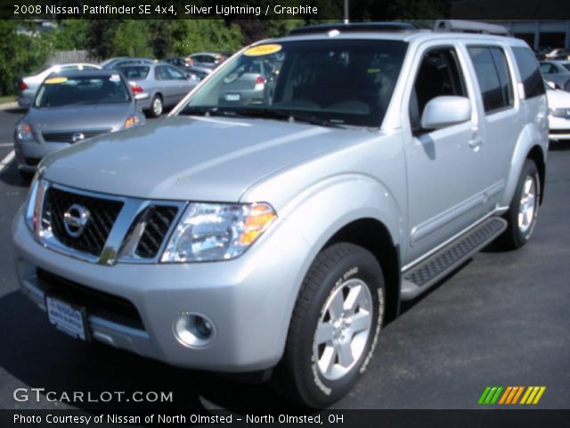 2008 Nissan Pathfinder SE 4x4 in Silver Lightning