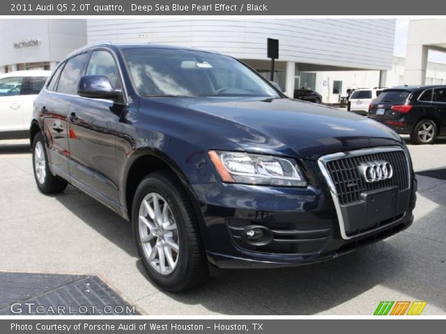 2011 Audi Q5 2.0T quattro in Deep Sea Blue Pearl Effect