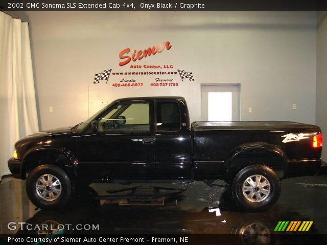 2002 GMC Sonoma SLS Extended Cab 4x4 in Onyx Black