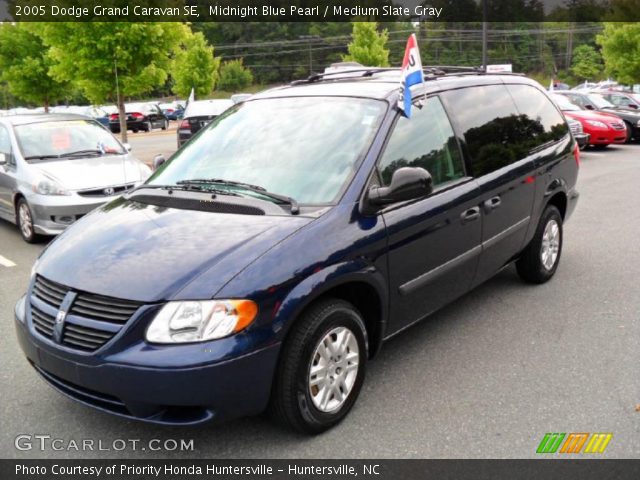 2005 Dodge Grand Caravan SE in Midnight Blue Pearl