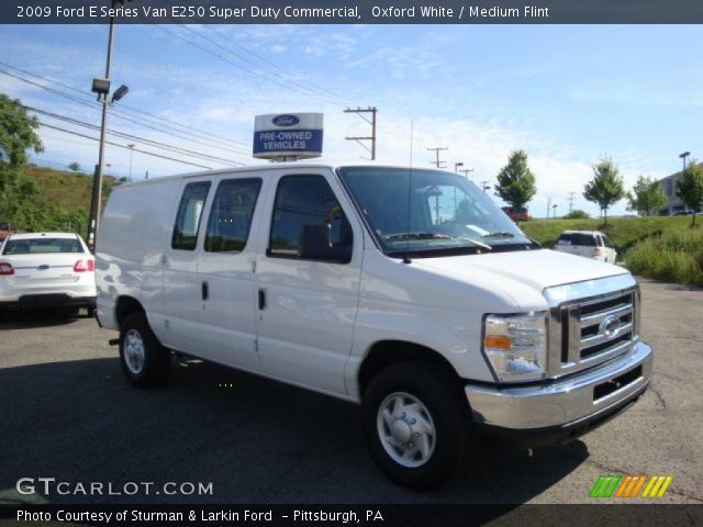 2009 Ford E Series Van E250 Super Duty Commercial in Oxford White
