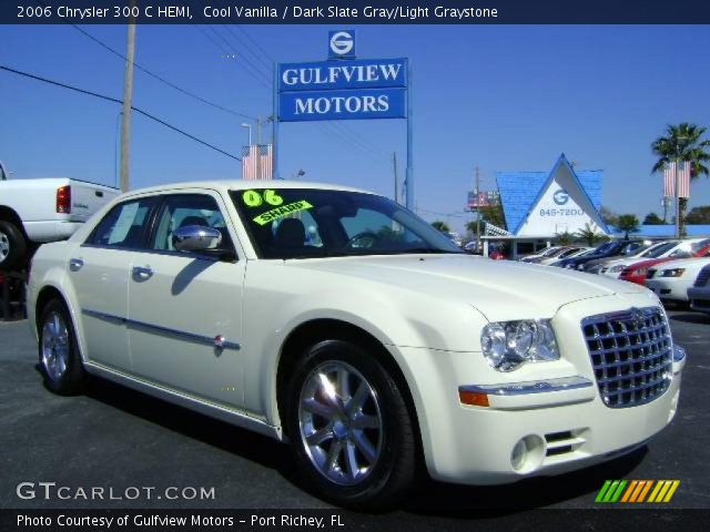 2006 Chrysler 300 C HEMI in Cool Vanilla