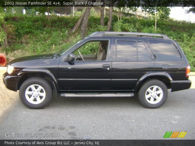 2003 Nissan Pathfinder SE 4x4 in Super Black