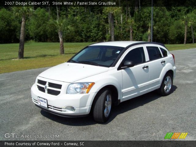2007 Dodge Caliber SXT in Stone White