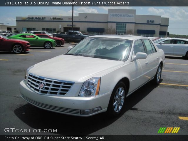 2011 Cadillac DTS Luxury in White Diamond Tricoat