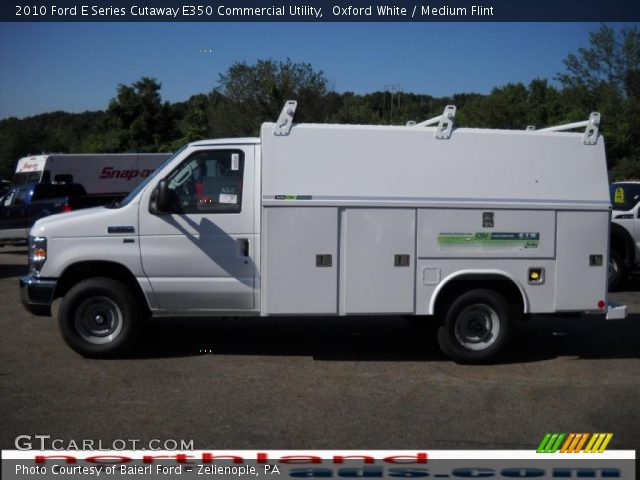 2010 Ford E Series Cutaway E350 Commercial Utility in Oxford White