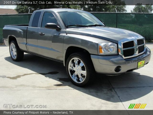 2007 Dodge Dakota SLT Club Cab in Mineral Gray Metallic