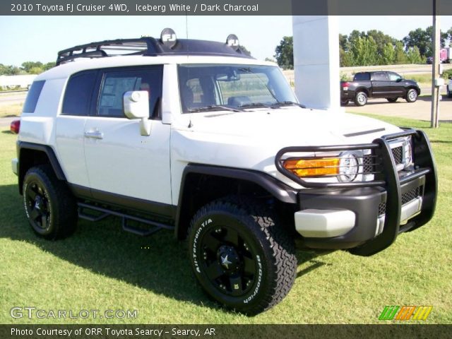 2010 Toyota FJ Cruiser 4WD in Iceberg White