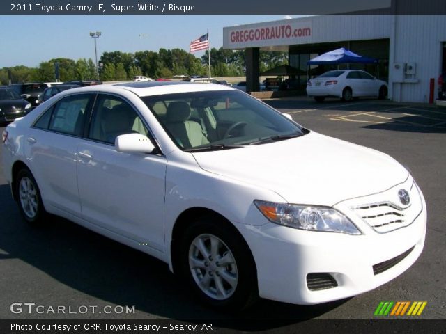 2011 Toyota Camry LE in Super White