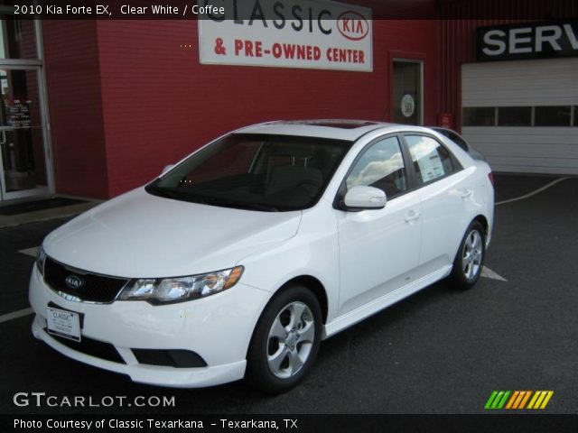 2010 Kia Forte EX in Clear White