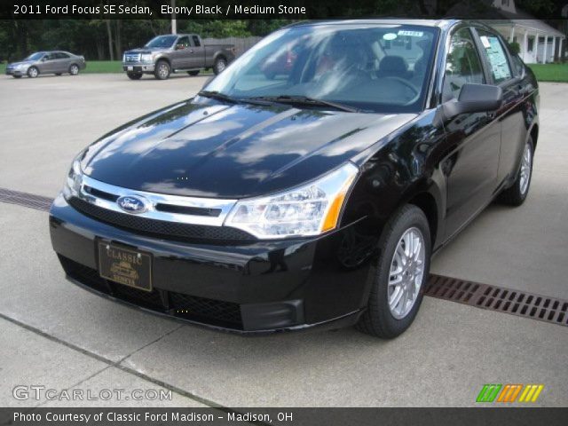 2011 Ford Focus SE Sedan in Ebony Black