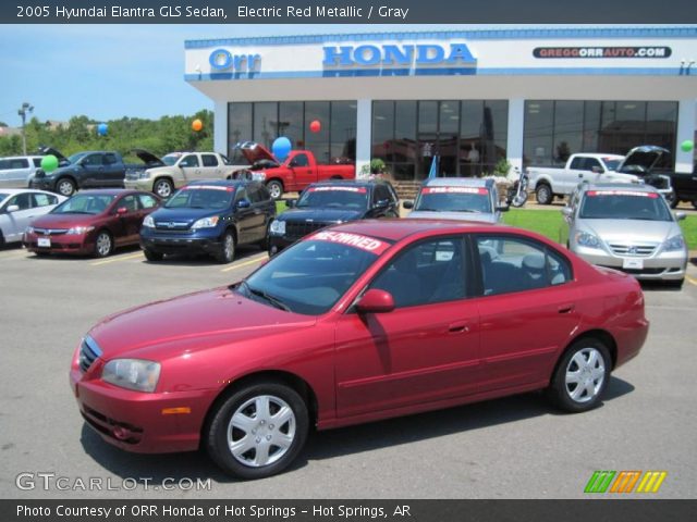 2005 Hyundai Elantra GLS Sedan in Electric Red Metallic