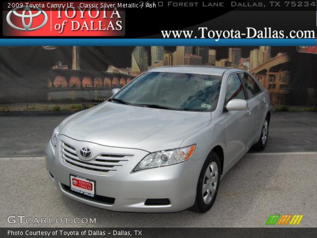 2009 Toyota Camry LE in Classic Silver Metallic