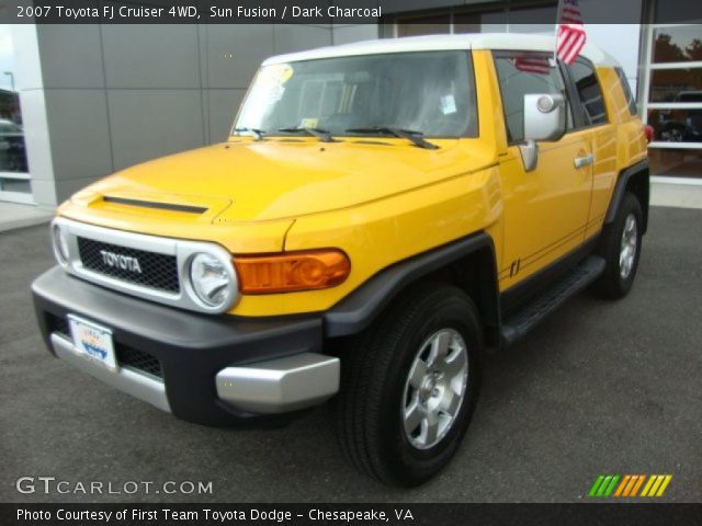 2007 Toyota FJ Cruiser 4WD in Sun Fusion