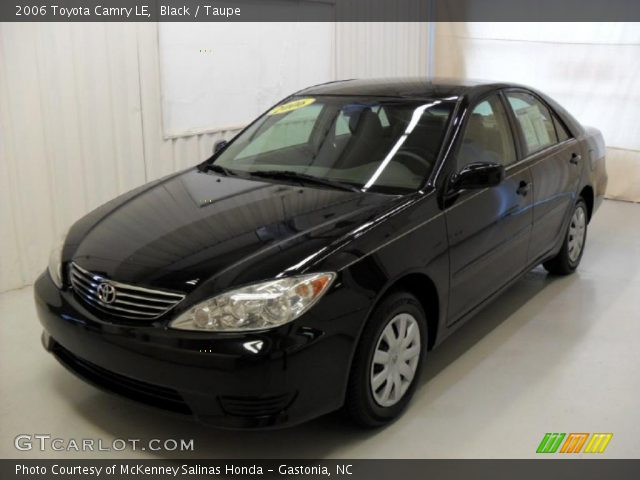 2006 Toyota Camry LE in Black