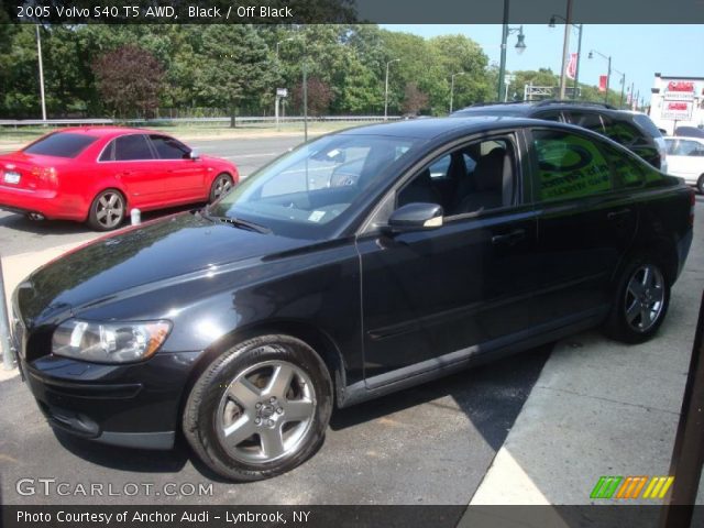 2005 Volvo S40 T5 AWD in Black