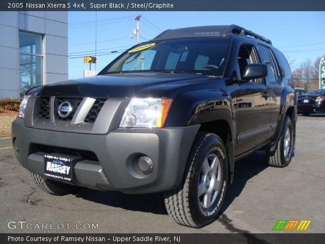 2005 Nissan Xterra S 4x4 in Super Black
