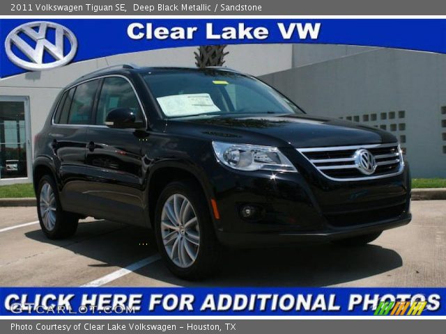 2011 Volkswagen Tiguan SE in Deep Black Metallic