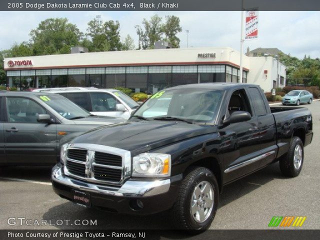 2005 Dodge Dakota Laramie Club Cab 4x4 in Black