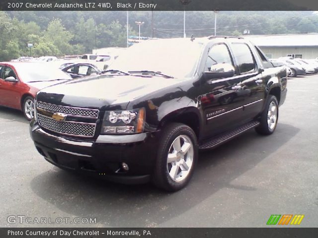 2007 Chevrolet Avalanche LTZ 4WD in Black