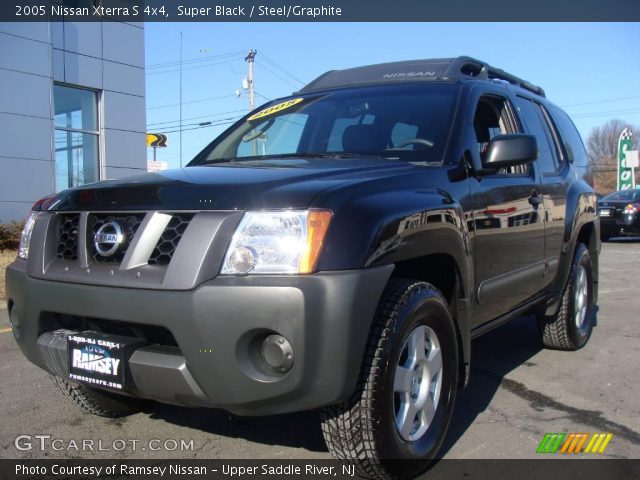2005 Nissan Xterra S 4x4 in Super Black