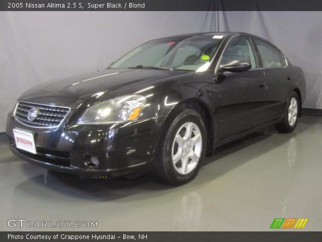 2005 Nissan Altima 2.5 S in Super Black