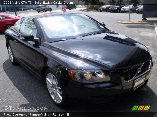 2008 Volvo C70 T5 in Solid Black