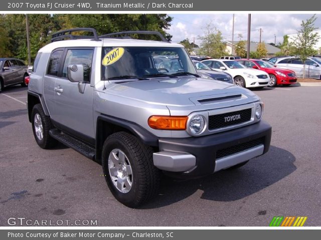 2007 Toyota FJ Cruiser 4WD in Titanium Metallic