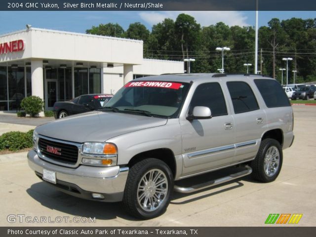 2004 GMC Yukon  in Silver Birch Metallic