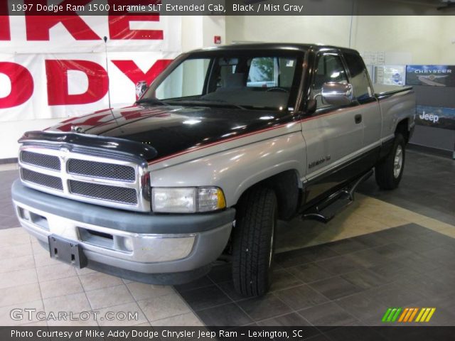 1997 Dodge Ram 1500 Laramie SLT Extended Cab in Black