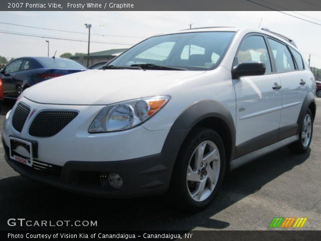 2007 Pontiac Vibe  in Frosty White