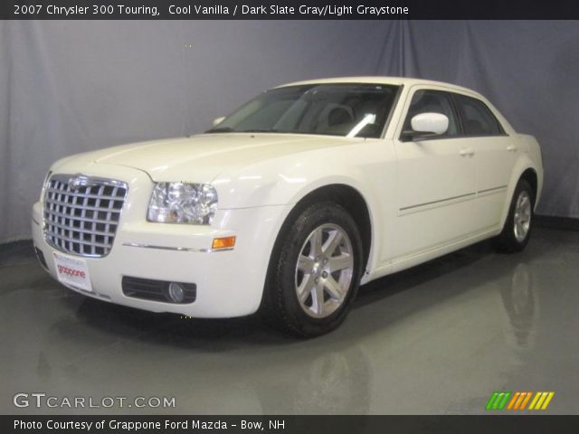 2007 Chrysler 300 Touring in Cool Vanilla
