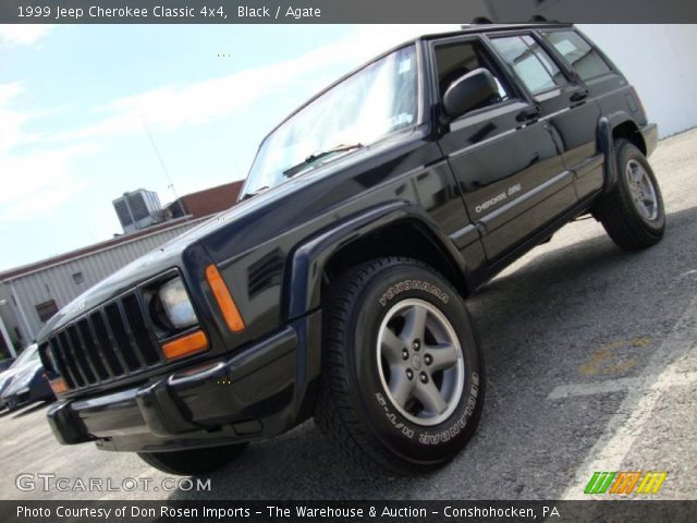 1999 Jeep Cherokee Classic 4x4 in Black