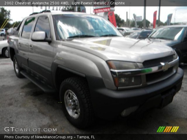 2002 Chevrolet Avalanche 2500 4WD in Light Pewter Metallic