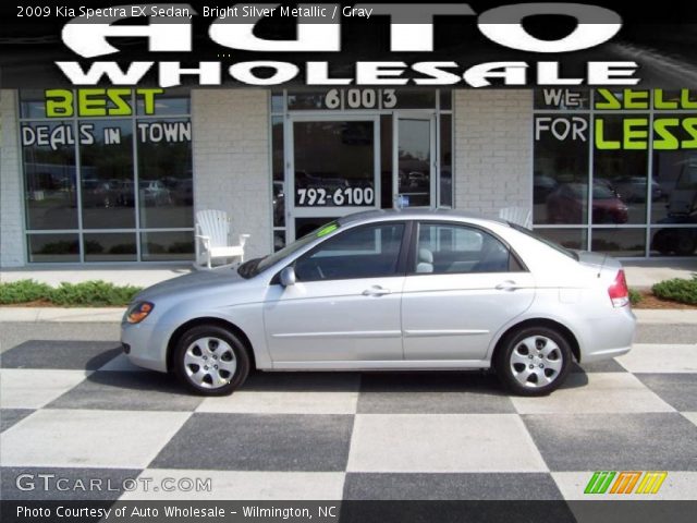 2009 Kia Spectra EX Sedan in Bright Silver Metallic