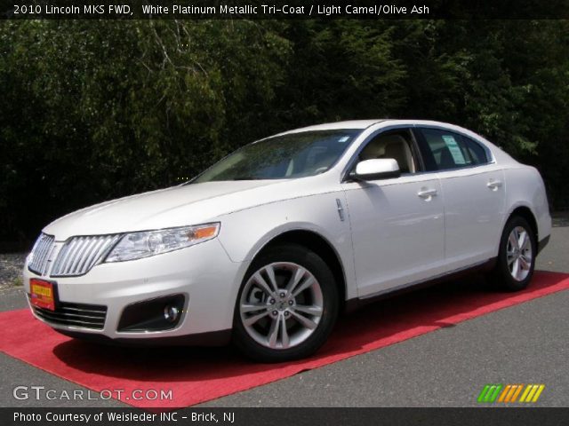 2010 Lincoln MKS FWD in White Platinum Metallic Tri-Coat