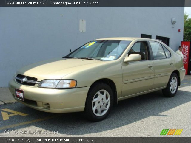 1999 Nissan Altima GXE in Champagne Metallic