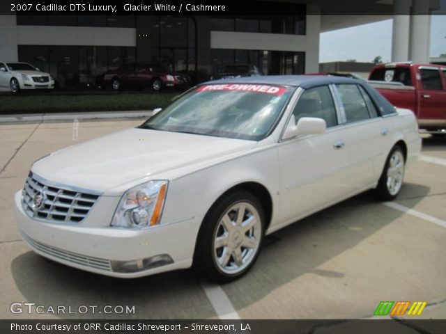 2007 Cadillac DTS Luxury in Glacier White