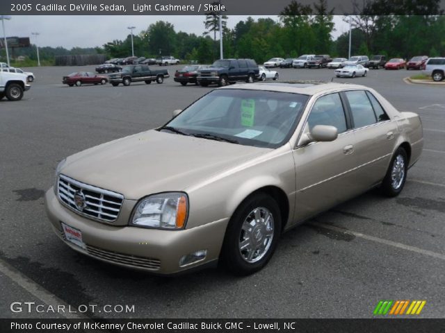 2005 Cadillac DeVille Sedan in Light Cashmere